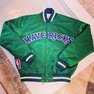 Veste coupe-vent en satin à la mode pour hommes et femmes Y2K Fashion Bomber Style Logo personnalisé et marque de distributeur OEM en gros - Product Image 3