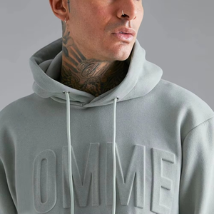Vente en gros de sweats à capuche gaufrés tricotés anti-rides 260 g/m² pour femmes saison d'hiver en polyester/coton col montant avec logo à l'avant - Product Image 4