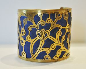 Bracelet manchette en laiton floral moderne antique artisanat religieux traditionnel en métal en cuivre pour les occasions et les fêtes - Product Image 3