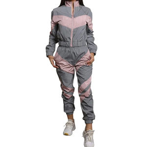 Personnalisé 2024 Femmes Simple Imperméable Logo Coupe-Vent Jogging Sports Réfléchissant Deux Pièces Ensembles Personnalisé En Gros - Product Image 1