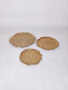 La polyvalence de la plaque en feuille métallique de qualité assurée, à trois couleurs, permet de passer en douceur du repas à la décoration. - Product Image 6