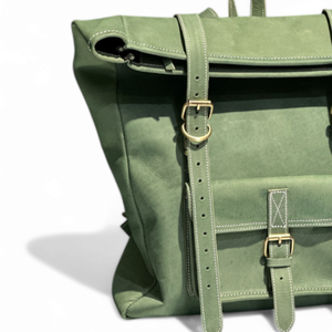 Unisex điên ngựa da Ba lô bền với vải lót bên trong và chất lượng cao phù hợp rắn đồng và dây đai điều chỉnh - Product Image 3