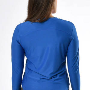 Camisas de compresión de manga larga con diseño de cuello redondo para mujer, ropa de entrenamiento de tamaño personalizado, camisas de compresión para mujer - Product Image 4