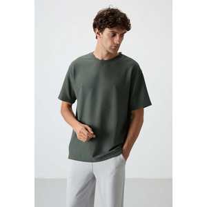 เสื้อยืดผู้ชายทรงโอเวอร์ไซส์ ผ้าคอตตอน 100% รุ่น 88379 สีกากี ลายวาฟเฟิล อินเตอร์ล็อค เนื้อผ้ามีเท็กซ์เจอร์ - Product Image 6