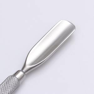 Fournitures chirurgicales en acier inoxydable de haute qualité, fabriquées sur mesure au Pakistan, instruments de beauté, pousse-cuticules pour les ongles et la peau - Product Image 5