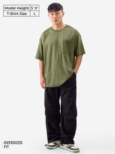 เสื้อยืดผู้ชายแบบสปอร์ตถักนิตติ้งโพลีเอสเตอร์ 100% ออกแบบเองได้ตามสั่ง ขายส่ง ทรงหลวมไหล่ตก ผลิตในปากีสถาน - Product Image 3