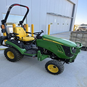 Tractor utilitario subcompacto John Deere 1025R de 24 HP, 4x4, tractor compacto para granja con cargador en venta - Product Image 1