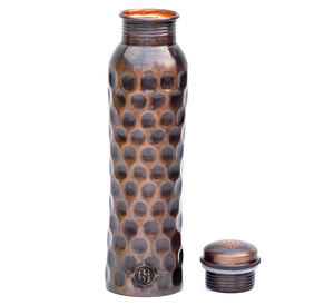 Bouteille en cuivre pur fini antique de conception de diamant artisanale pour les bouteilles d'eau de bienfaits de santé d'Ayurveda. - Product Image 2