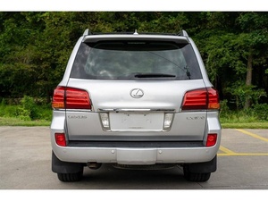 Voiture d'occasion 2009 Lex-us LX570 Base très propre et sans accident - Product Image 6