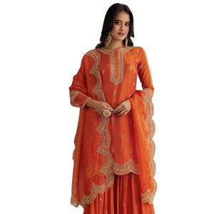 Ensemble Sharara en soie orange avec Dana coupé et paillettes et organza Dupatta pour réception festive et événements spéciaux - Product Image 2
