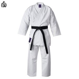 Tarif abordable Hommes Karaté Uniforme entièrement personnalisé designs top tendance respirant Hommes Karaté Uniforme Jiu Jitsu Kimono - Product Image 1