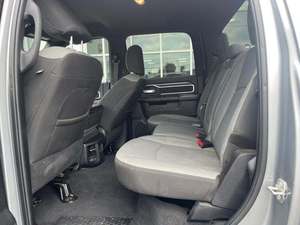 Nuevo/Usado 2024 2500 Big Horn Crew Cab 4WD Diésel Turbo Automático Ruedas Cromadas Asientos de Tela Navegación Arranque Remoto Techo Solar - Product Image 6