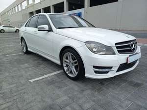 M C250 d'occasion 2023, conduite à gauche, automatique, sièges en cuir, pneus R18, barres de toit en alliage d'aluminium, intérieur foncé, régulateur de vitesse adaptatif (ACC) - Product Image 3