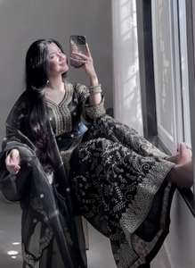 ซาลวาร์ Kameez แบบดั้งเดิมสีล้วนดีไซน์เรียบง่ายหรูหราสมบูรณ์แบบสำหรับลุคที่ราคาดีที่สุดทุกฤดูกาลพร้อมส่ง - Product Image 5