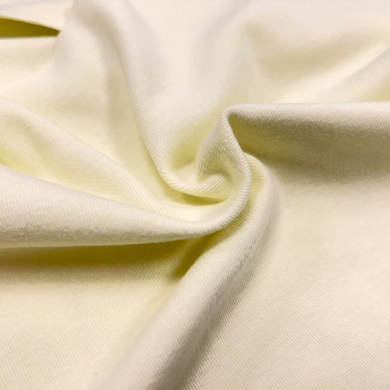 เหลืองอ่อน