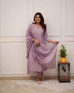 Vente à l'exportation de vêtements indiens modernes Ensemble Kurti brodé à paillettes à vendre de grossiste indien au meilleur prix - Product Image 6