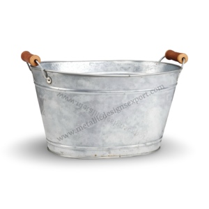 Bañera redonda de metal galvanizado con asas de madera perfecta para servir bebidas, uso en el jardín y decoración rústica - Product Image 2