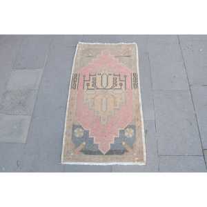 Petit tapis vintage 1,8 x 3,3 pieds, tapis turc, tapis persan en laine rouge et bleu - Product Image 1