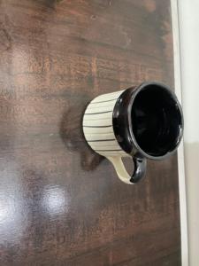 Vintage Style Handmade Porcelain Coffee Mug with Solid Pattern Reactive Glaze Comfortable Handle for Daily Use - Product Image 3