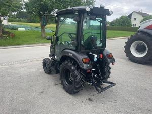 Livraison gratuite - Tracteur compact SOLIS 26 HST 26HP 4 roues motrices, moteur diesel 3 cylindres, transmission hydrostatique, capacité de levage de 775 kg, utilisation en ferme et en verger - Product Image 4