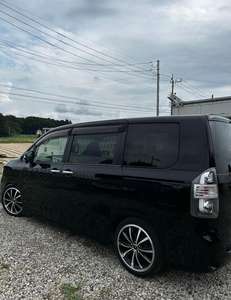 Toyota Voxy Mini Wagon 2022 Usada, Transmisión Automática, Interior Oscuro, Asientos de Cuero, Tamaño de Neumáticos R17, Combustible Gasolina, Volante a la Derecha - Product Image 3