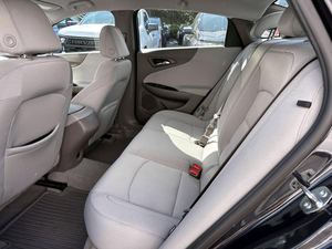 UN BUEN COCHE USADO MALIBU LS FWD SEDÁN 2022 DE 160 HP 1.5L 14 AUTOMÁTICO - Product Image 3