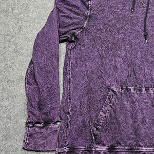 Sudadera con Capucha Morada Lavada al Ácido, Estilo Relajado, Desgastada, Estilo Urbano, con Lavado Mineral - Product Image 6
