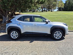EXCELENTE Auto Usado <span class=keywords><strong>Toyota</strong></span> <span class=keywords><strong>Yaris</strong></span> <span class=keywords><strong>Cross</strong></span> GX 1.5P CVT FWD SUV <span class=keywords><strong>2023</strong></span>, Envío a Todo el Mundo - Product Image 5