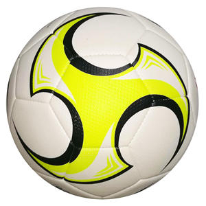 Ballon de football personnalisable de haute qualité - Équipement d'entraînement pour attaquant et défenseur, durable, intérieur/extérieur, écologique - Product Image 4