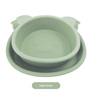 Assiette ronde en silicone de qualité alimentaire pour bébé, motif cochon de dessin animé, ensemble d'alimentation intégré anti-chute avec design mignon - Product Image 6
