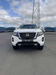 Camioneta Nissan Navara 2025, Doble Cabina, 2.5 LE Plus, 4x4, Transmisión Manual - Product Image 2