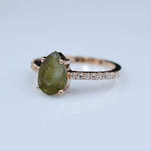 Anillo de moldavita cruda pera moldavita 925 plata esterlina anillo de piedra en bruto anillo de piedra natal regalo para su regalo de aniversario para ella - Product Image 5