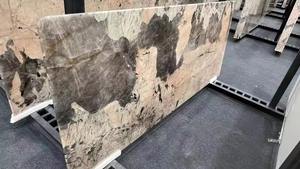 Losa de granito del norte de encimera de calidad de exportación India para aplicaciones domésticas y hoteleras disponibles a un precio asequible - Product Image 3