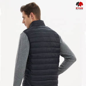 Gilet matelassé imperméable personnalisé Ryan Pro Gear pour hommes avec tissu en laine peignée respirant et anti-boulochage, options de logo personnalisé OEM - Product Image 4