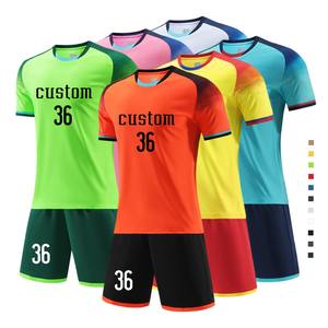 Uniformes de equipo de fútbol de alta calidad, conjunto de uniformes de diseño personalizado, conjunto completo de uniformes de fútbol, ropa de fútbol transpirable de secado rápido - Product Image 1