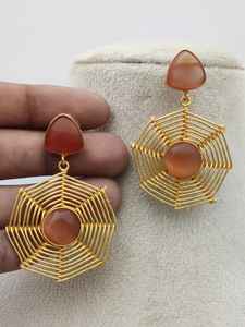 Boucles d'oreilles pendantes en laiton faites à la main pour femmes Chandbali, ensemble avec placage imitation rhodium - Product Image 2