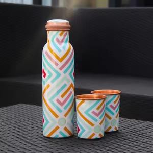 Botella de cobre puro de calidad superior con boca ancha, tapa fuerte fácil de llenar y botella ecológica para agua saludable de la India - Product Image 2