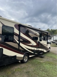 Camping-car d'occasion J-A-Y-C-O G-R-E-Y RV 31DS modèle 2017, prêt à la vente. - Product Image 6