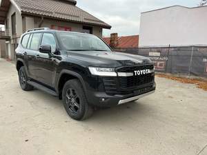 TOYOTA LANDCRUISER LC 300 GR SPORT 2023 - Product Image 4