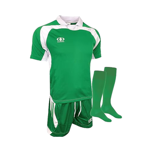 Maillots et shorts de football en polyester 100% à séchage rapide, impression de logo sur le devant, évacuation de l'humidité, commandes personnalisées, usine basée au Pakistan - Product Image 1