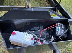 Remolque Volquete de Descarga Lateral Baja 6x12 de 12k para Uso Agrícola, Sistema Hidráulico Duradero con Motorreductor, Componentes Principales para Remolque de Tractor - Product Image 3