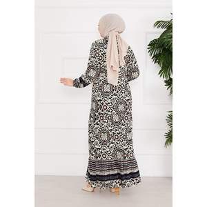 Hijab en Viscose à Motifs Médaillon Robe Modeste Couleur Noir - Product Image 1