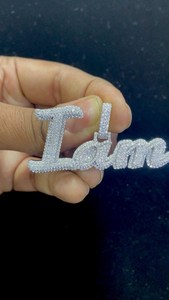 Colgante de Lujo Personalizado con Letra, Chapado en Rodio sobre Plata 925, Micro Pavé de Diamantes Moissanita VVS, Unisex - Product Image 4