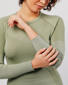 High Quality <b>Long</b>-<b>sleeved</b> <b>Undershirt</b> Soft Stretch Breathable Under Scrub for Women Hospital Uniform - Product Image 3