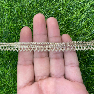 Bordure de dentelle de Venise perlée de qualité nuptiale Garniture d'appliques florales 3D avec perles d'eau douce pour voiles de couture et vêtements de soirée de luxe - Product Image 5