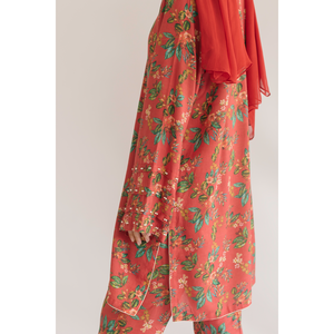 Conjuntos de Mujer Fiery Fusion, Atuendo de Moda Atrevido y Vibrante - Product Image 1