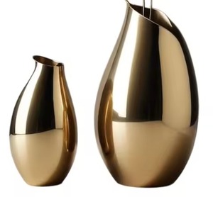 Vase contemporain en métal en laiton Pièce décorative minimaliste pour la décoration de table et de bureau d'intérieur de maison moderne - Product Image 4