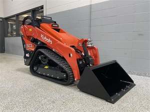 Mini-chargeuse compacte Kubota SCL 1000 à usage domestique, à vendre à prix avantageux - Product Image 4