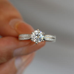 Anillo de Compromiso de Doble Hilera de Plata de Ley S925 con Moissanita de 2 Quilates y 8 mm, Regalo Clásico de Moda para Mujer, Anillo de Boda de Lujo Eterno - Product Image 2