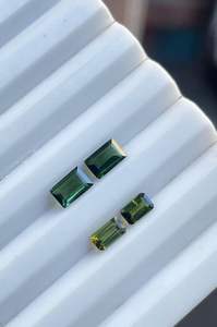 Turmalina Verde Natural en Forma de Octágono. - Product Image 3